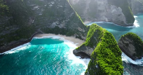 Breathtaking aerial view, Kelingking Beach, Nusa Penida, Bali, Indonesia