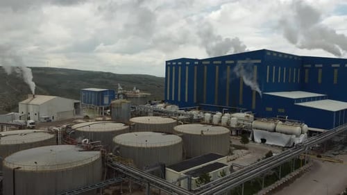 Del aire a la fábrica pasando por los silos con el Zumbido