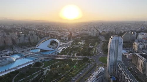 Cidade do pôr do sol das artes e ciências em Valência, na Comunidade Valenciana, Espanha.