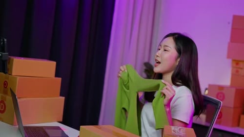 FPV view online seller live streaming broadcast via social medai on shopping online application