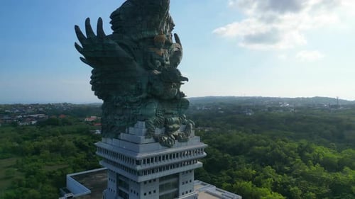 Statue de Garuda Visnu Kencana.