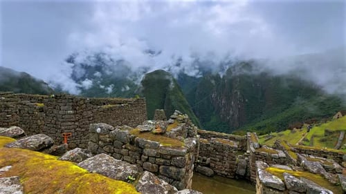 Circuito Picchu, vista del paisaje, mañana soleada y nublada, Perú, Perú, Zumbido aéreo, temporada de lluvias, exuberante gr.