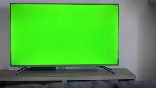 Slider Smooth Movement to Screen Tv With Green Screen
