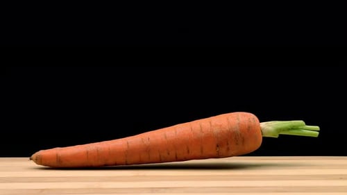 Carrot betritt, stoppt und verlässt die Szene. Stoppbewegungsanimation.