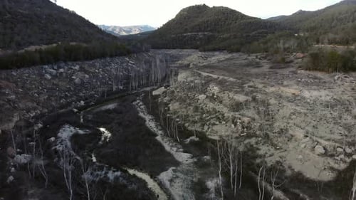 Dead Dry River en raison du changement climatique et de la sécheresse en Espagne