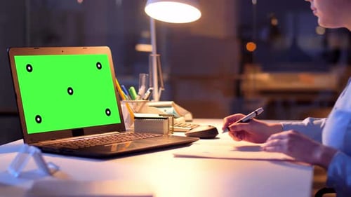 Technology, Virtual Effects and Business Concept - Businesswoman with Chroma Key Green