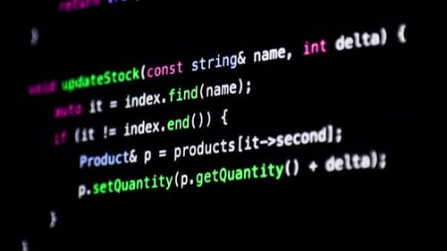 Un homme travaille avec un chatbot AI en ligne se connectant à l'IA et utilisant un logiciel d'ingénieur informatique de chat bot