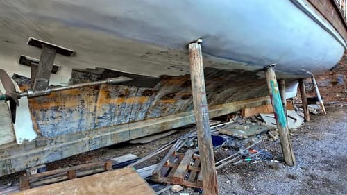 Boat body shell hull bottom structure used condition peeled paint rusted