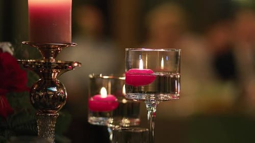 Create an Elegant Candlelit Decor Featuring Beautiful Floating Flowers for a Truly Romantic Ambiance
