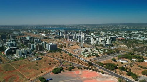 Imagens aéreas da cidade de Brasília por drone.