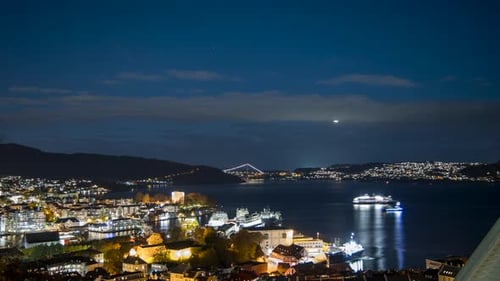 Comet C2023 A3 (Tsuchinshan-ATLAS) visible over Bergen, Norway
