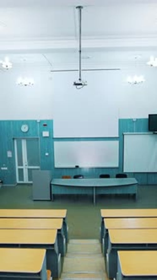 Aula vacía en la universidad