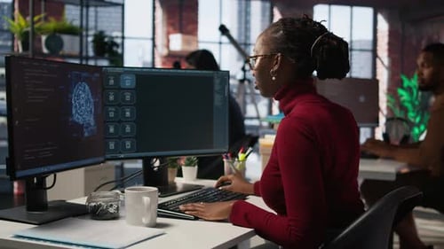 Ingeniero de software que resuelve tareas con un chatbot de IA LLM que responde a las instrucciones