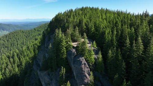 Vue aérienne en orbite du point de vue de la randonnée à Oyster Dome.