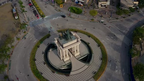 ArcoVia Pasig City Metro Manila a filmé l'Arco de Emperador, haut de 23 mètres.