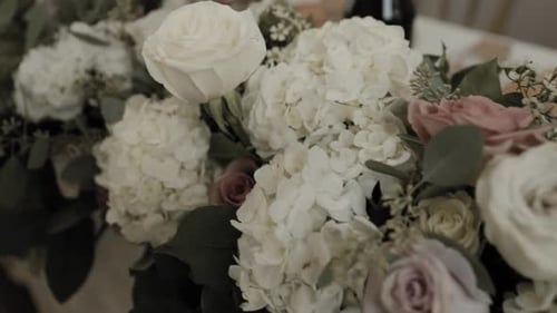 Roses and Hydrangeas Centerpiece for Elegant Wedding
