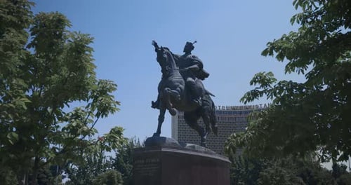 Monument d'Amir Temur au centre de Tachkent