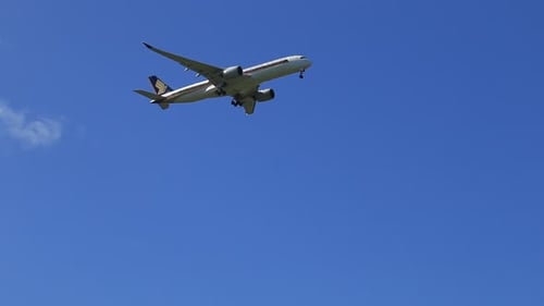Singapore Airlines Flight Landing Over Swan Valley, Perth