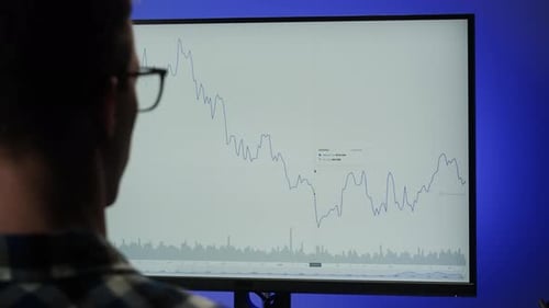 Programador de negócios de TI de tecnologia da informação desenvolvendo novo aplicativo, software digital, aplicativo móvel