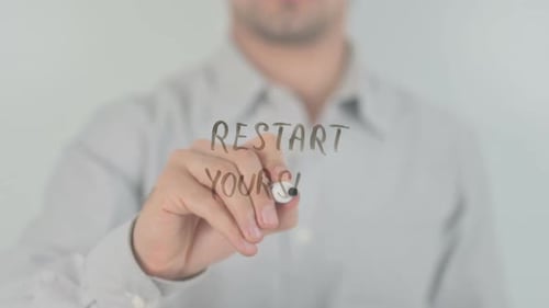 Starte dich neu und schreibe auf transparentem Bildschirm