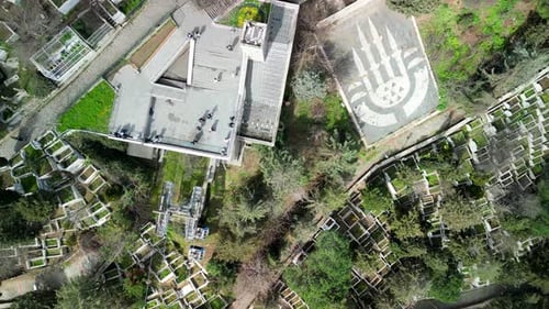 Téléphérique d'Eyup sur une colline à Istanbul, en Turquie, rotation au-dessus d'une photo prise par un Drone
