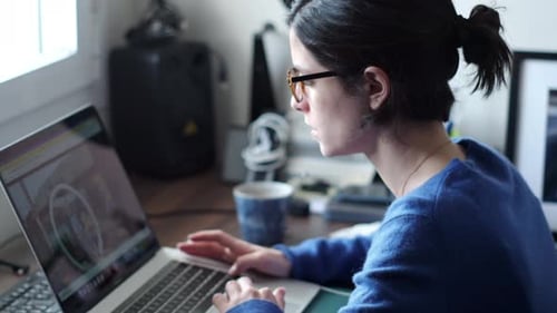The Daily Grind : une configuration de bureau productive pour le travail à distance
