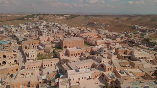 Vue aérienne par Drone de la texture historique de la ville de Midyat, à Mardin, en Turquie