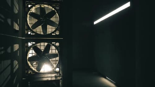 Futuristischer Fabrikkorridor mit markanten geometrischen Mustern und Reflexionen