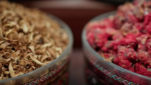 Té de flores de azafrán y granada con especias de tilo en Indian Shop