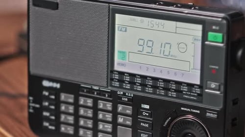 Radio Scanning Through FM Frequencies on Display Screen