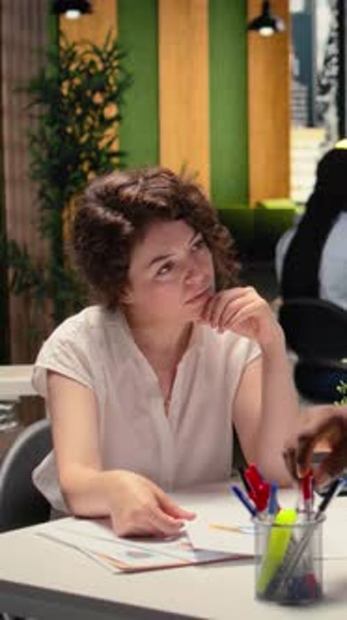 Vertical Video HR Professional and Job Seeker Engaging in a Career Advisory Session