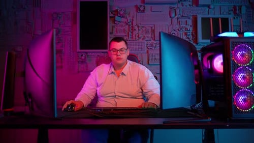 Programmierer arbeiten im Büro