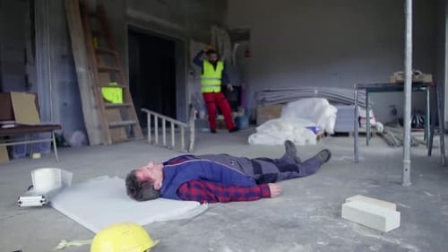 Construction Worker Injured, Colleague Provides First Aid