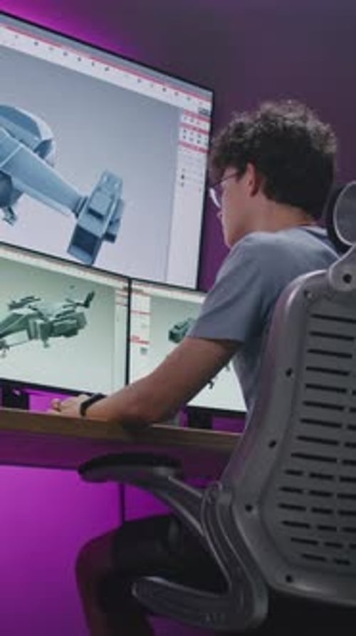 Un joven diseñador crea un prototipo 3D de avión para PC