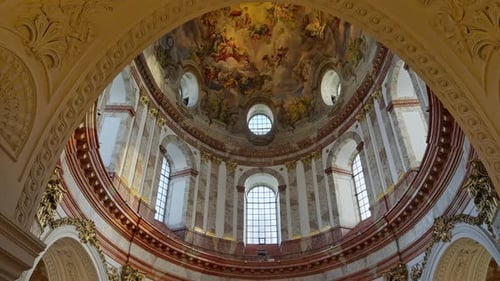 4K Enthüllung der inneren Freskendecke der Karlskirche (Karlskirche), Österreich