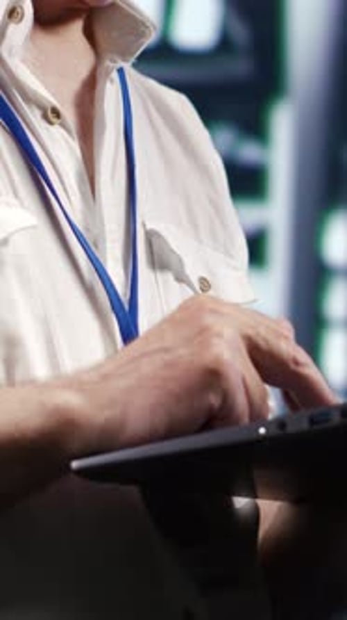 Vertical Expert Server Hub Management