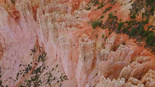 Amazing outlandish rocky columns of Bryce canyons at daytime.
