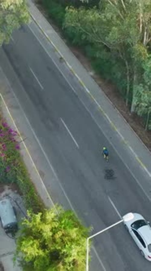 Vidéo et Cinématographie verticale remportée par Belek lors du triathlon, de la natation, de la course à pied et du cyclisme