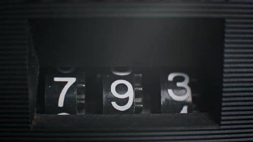 Os contadores sobem de 782 para 819