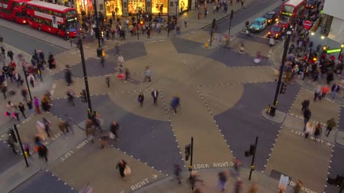 Lapso de tempo da junção do circo de Oxford com a Regent Street com o trânsito na hora do rush