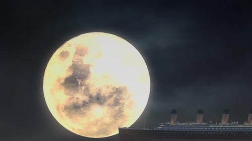 Super Moon | Titanic