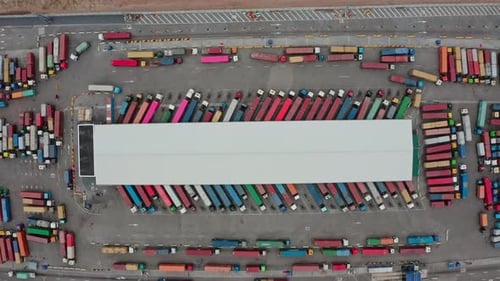 Frachtschiff zum Laden von Containern