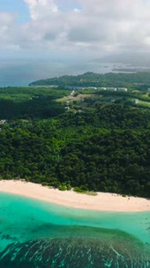 Praia de Puka Shell na Ilha de Boracay, Filipinas
