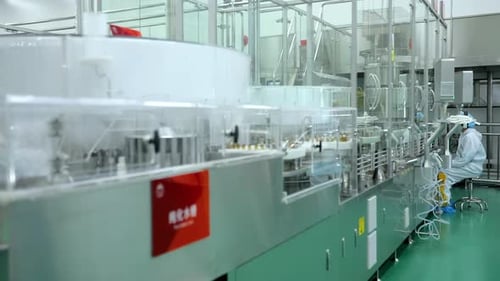 Lignes d'assemblage avec flacons médicaux, usine automatisée, ligne de production de liquides oraux sur bande transporteuse wi