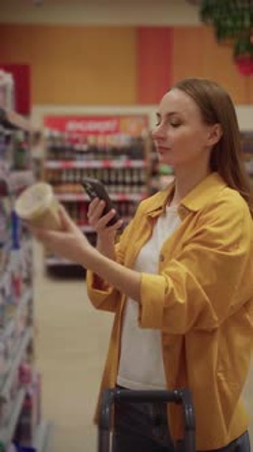 Scanning and Organizing Products While Shopping in a Retail Store