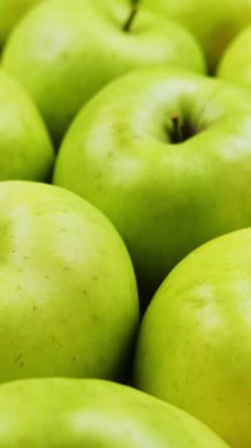 Vertical Screen Fresh Green Apples