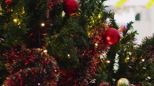 Vertical Video Xmas Tree in Empty Office Close Up