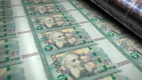 Les billets de banque en drams arméniens sont imprimés en boucle