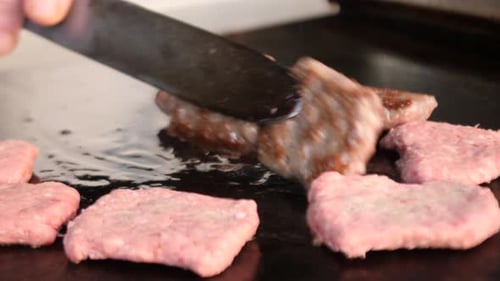 Zubereitung türkischer Fleischbällchen