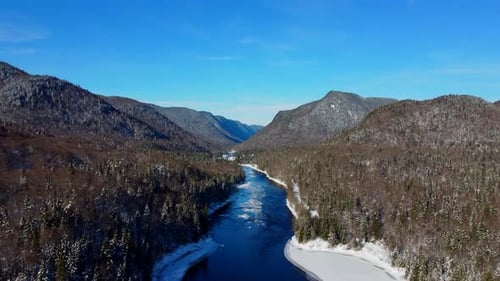 rio de montanha